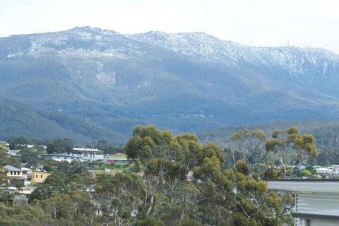 Hobart Villa - Sunshine Coast Tourism 4