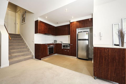 Accommodate Canberra - Metropolitan - Sunshine Coast Tourism 2