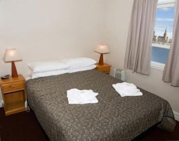 Alpine Hotel - Holiday Sunshine Coast 6