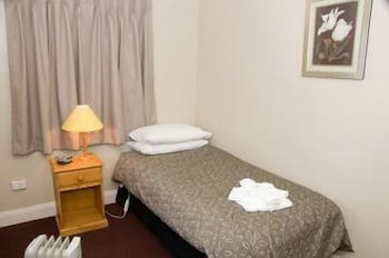 Alpine Hotel - Holiday Sunshine Coast 5