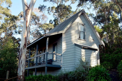 Great Ocean Road Cottages - Sunshine Coast Tourism 6