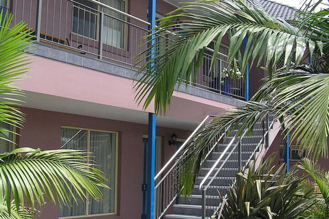 Shellharbour Village Motel - Holiday Sunshine Coast 1