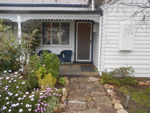 Travellers Rest B & B - Holiday Sunshine Coast 3