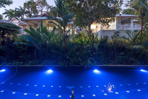 Latitude 16 On Grant St - Sunshine Coast Tourism 2