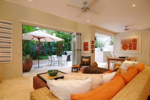 Latitude 16 On Grant St - Sunshine Coast Tourism 7