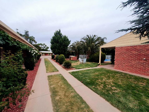 Roundhouse Motel - Holiday Sunshine Coast 4