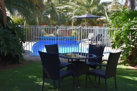 Roundhouse Motel - Holiday Sunshine Coast 5