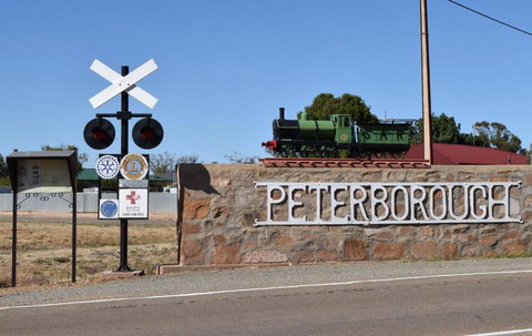 Roundhouse Motel - Holiday Sunshine Coast 1