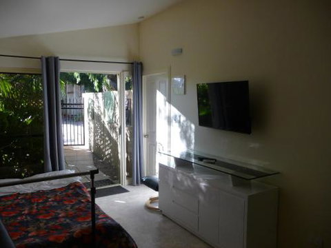 Orchard Garden - Sunshine Coast Tourism 6