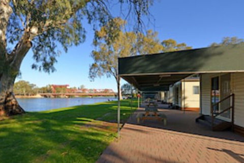 Riverbend Caravan Park Renmark - Sunshine Coast Tourism 0