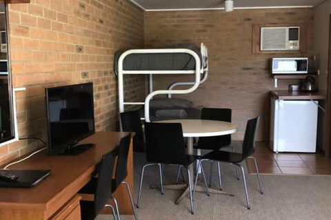 Quays Motel San Remo - Sunshine Coast Tourism 1