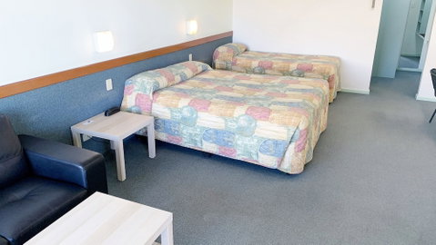 Geraldton Motor Inn - Holiday Sunshine Coast 4