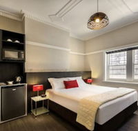 Como Court by Crest - Sunshine Coast Tourism