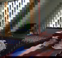 Harp Hotel - Holiday Sunshine Coast