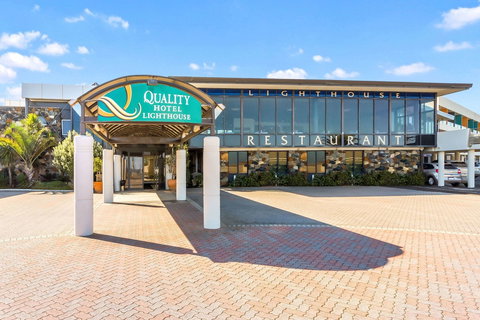 Quality Hotel Lighthouse - Sunshine Coast Tourism 1