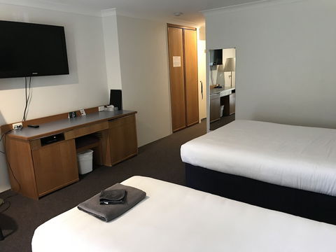 Tea Gardens Motel - Sunshine Coast Tourism 4