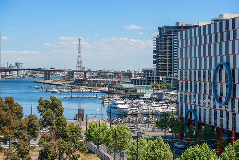 Peppers Docklands - Holiday Sunshine Coast 0