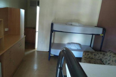 Palm Court Backpackers - Sunshine Coast Tourism 4