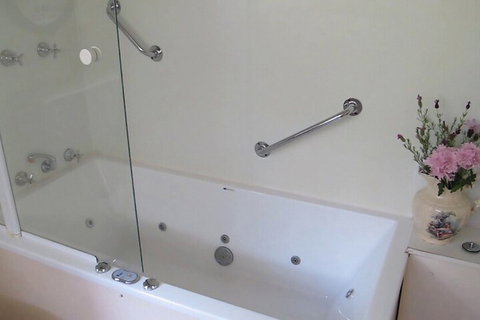 Hide Away Cottage Retreat - Holiday Sunshine Coast 6