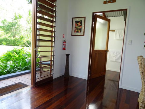 Sweetwater Lodge - Sunshine Coast Tourism 4
