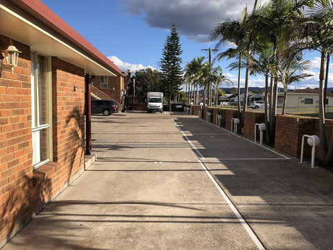 Aussie Rest Motel - Sunshine Coast Tourism 3