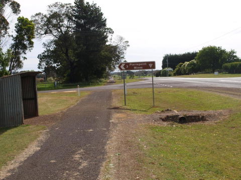 Pierrepoint Accommodation - Holiday Sunshine Coast 2