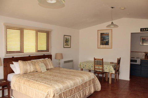 Cherryview Cygnet - Sunshine Coast Tourism 1