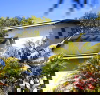 Mobys Beachside Retreat - Sunshine Coast Tourism
