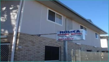 Molika Springs Motel - Sunshine Coast Tourism 0