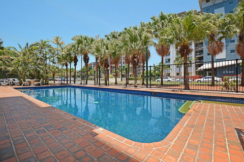 Peninsula Apartments Darwin - Holiday Sunshine Coast 1