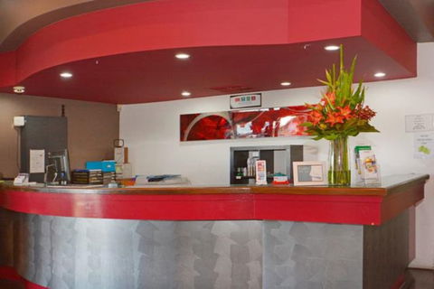 Mandurah Motel And Apartments - Holiday Sunshine Coast 4