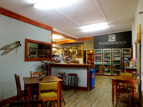 Willalooka Tavern - Sunshine Coast Tourism 3
