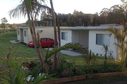 Australian Motor Homes Tourist Park - Holiday Sunshine Coast 1