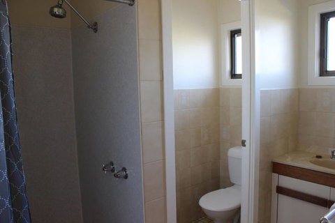 Lakeside Motel Waterfront - Holiday Sunshine Coast 5