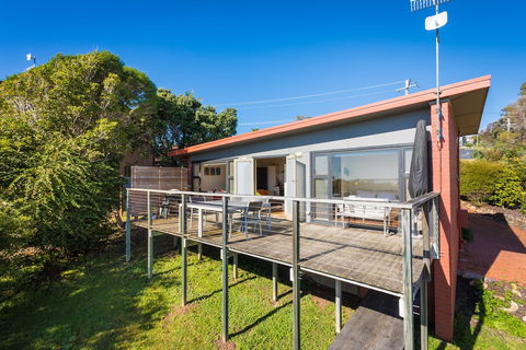 The Love Shack - Sunshine Coast Tourism 0