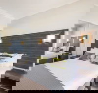 Dolphin Quay Apartments - Sunshine Coast Tourism