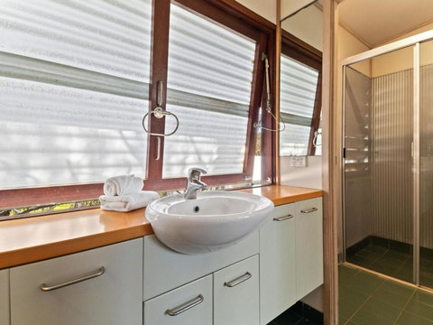 Laguna House - Holiday Sunshine Coast 1