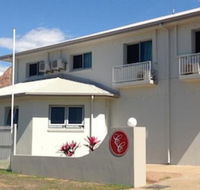 Castle Crest Motel - Holiday Sunshine Coast