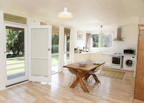 Driftwood House - Holiday Sunshine Coast 1