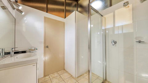All Travellers Motor Inn - Holiday Sunshine Coast 4