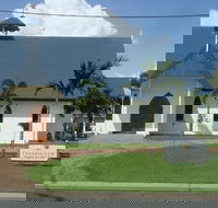 Kurrmine Beach Motel - Holiday Sunshine Coast