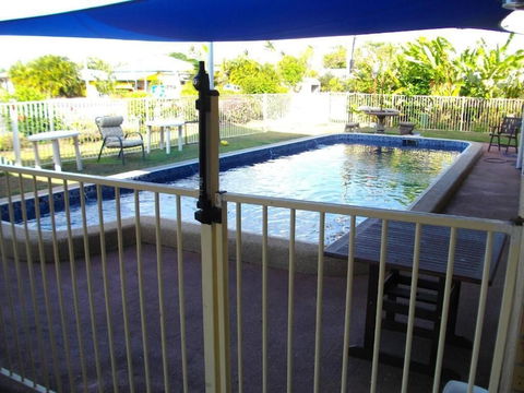 Kurrmine Beach Motel - Holiday Sunshine Coast 3