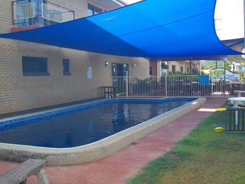 Kurrmine Beach Motel - Holiday Sunshine Coast 4
