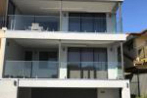 The Lighthouse Beachfront Accommodation - Holiday Sunshine Coast 0