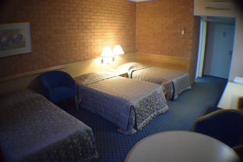 John Hunter Motel - Sunshine Coast Tourism 5