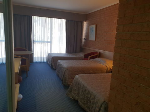 John Hunter Motel - Sunshine Coast Tourism 6