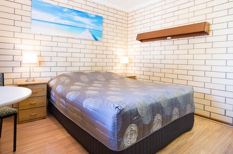 Augusta Budget Motel - Holiday Sunshine Coast 2