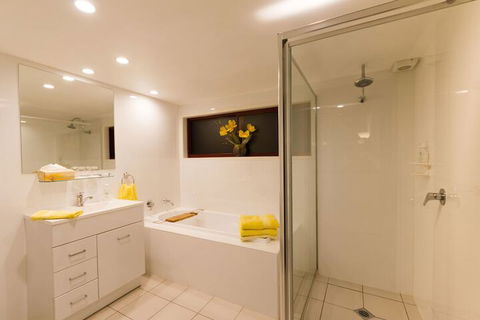 Garasu Lodge - Sunshine Coast Tourism 5