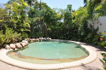 Angelwaters - Holiday Sunshine Coast 0