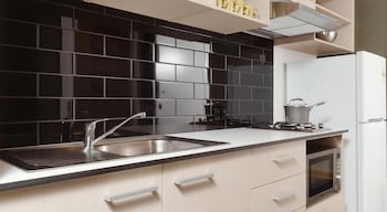 Abercrombie Student Accommodation - Holiday Sunshine Coast 1